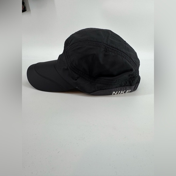 Nike Vintage Tailwind Cap Strap Back Hat Black Dri Fit Vented Adjustable Running - Picture 2 of 3